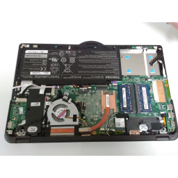 Замена задней крышки Toshiba Satellite Radius P55W-B5220